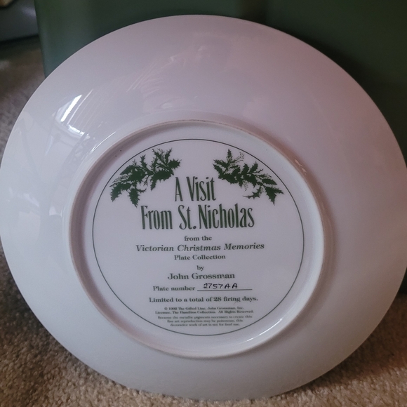 Set Of 2 Victorian Christmas Memories Plate Collection - Picture 2 of 4